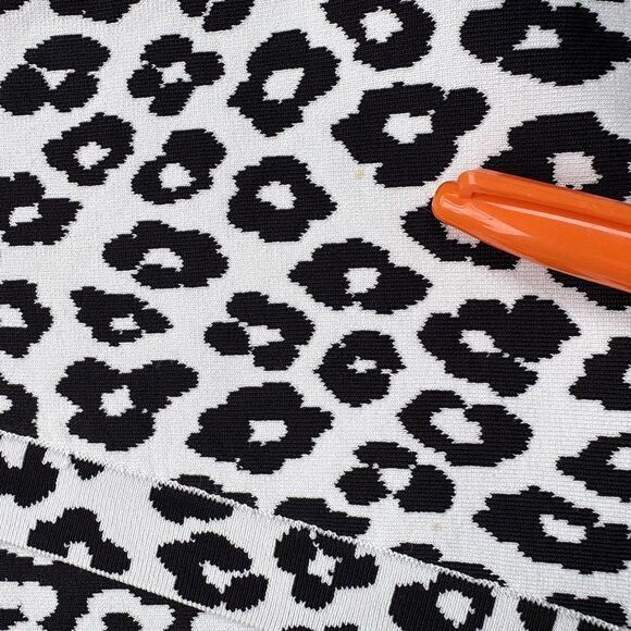 Theory Women Small Jacquard Leopard Print V-Neck Cardigan  Black White Stretchy - Picture 11 of 12